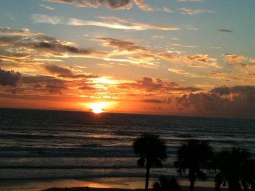 Daytona With Beautiful Ocean And View Daytona Beach