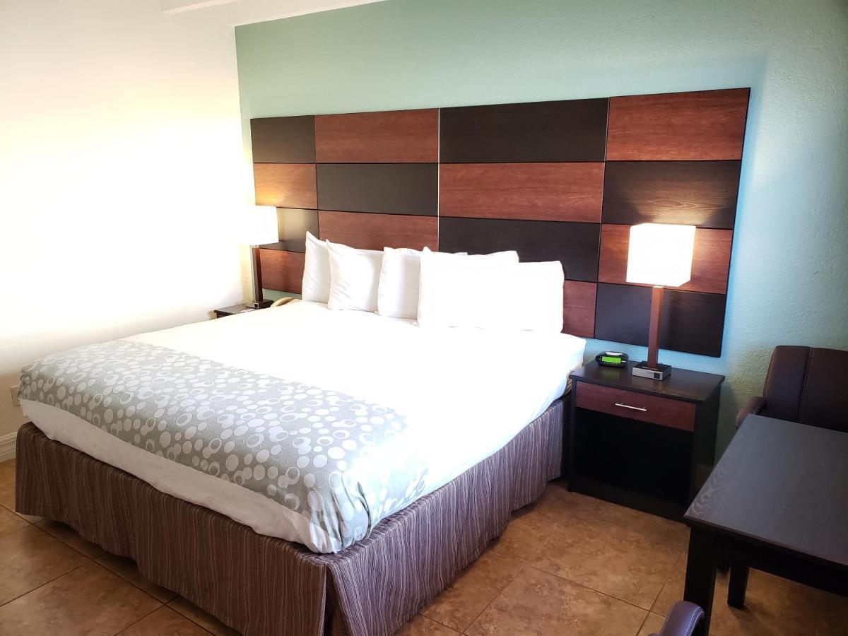 Oceanfront And - Ormond Motel