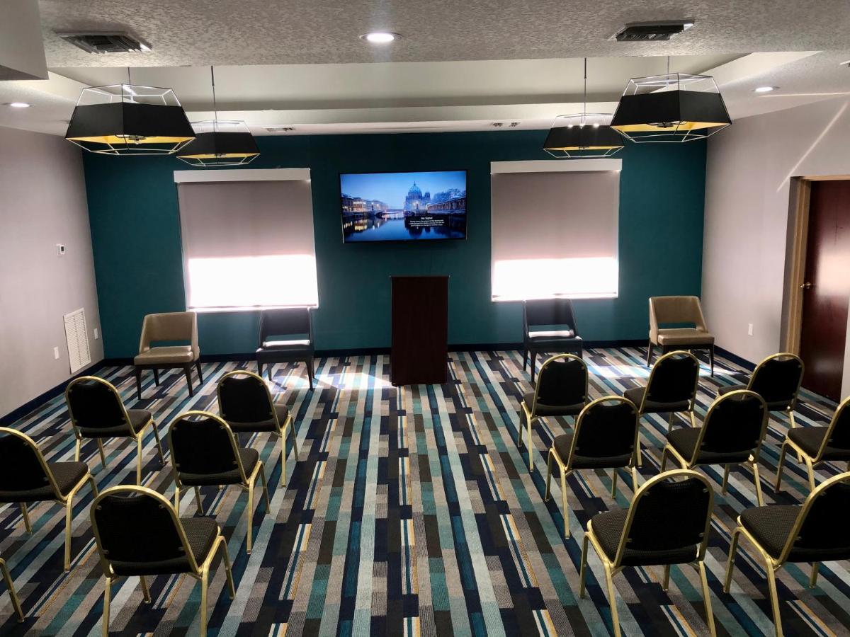 Hotel La Quinta By Wyndham Tampa