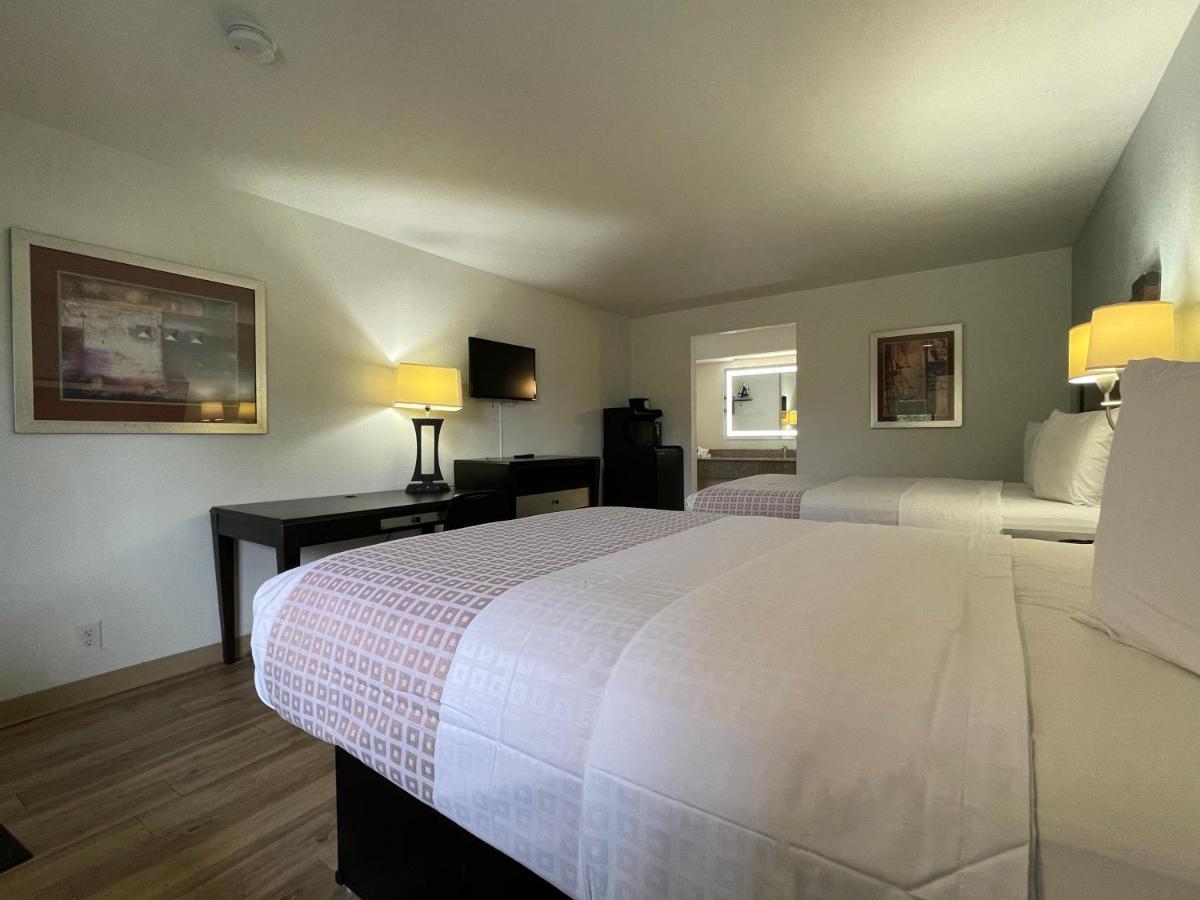 Tricove & Hotel
