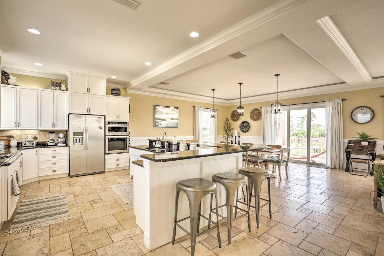 Oasis With Pool Steps To Cinnamon Beach! Holiday home Palm Coast