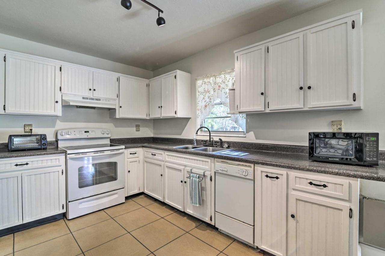 Pet-friendly With Fire Pit! Brooksville