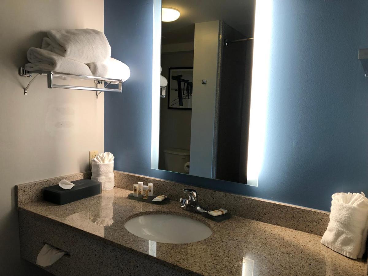 La Quinta By Wyndham Pcb Coastal Palms Upper Grand Lagoon