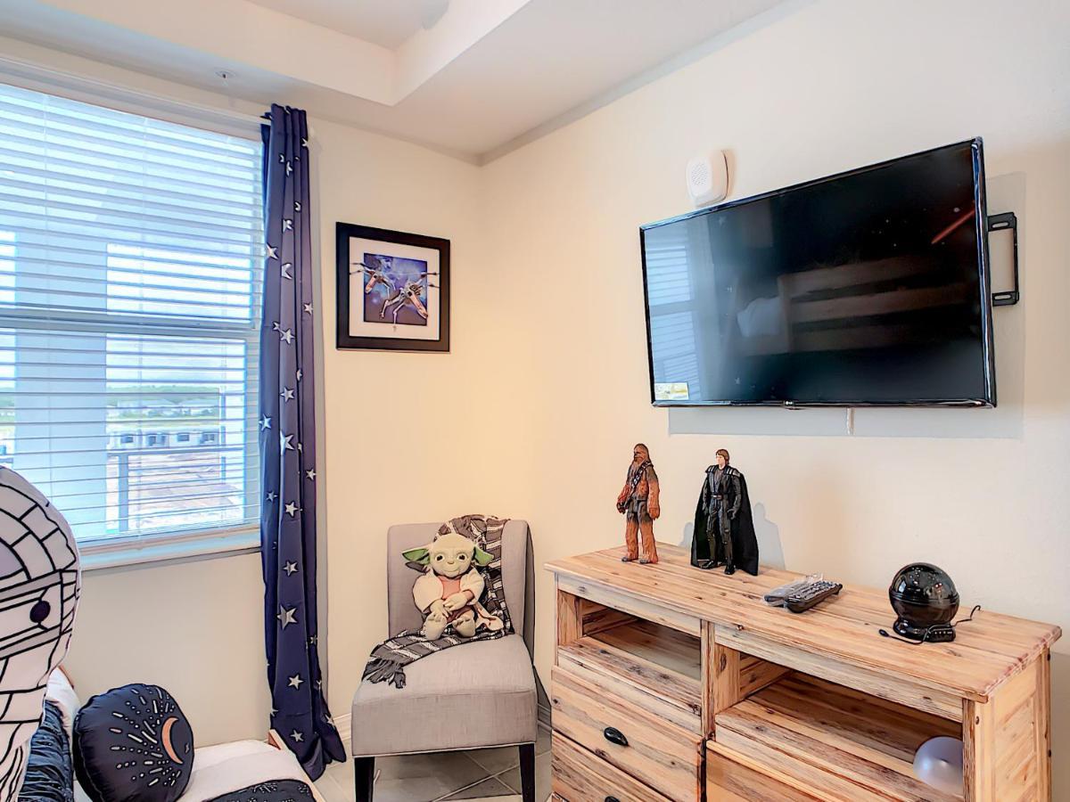 Splendid Thematic 2br With Waterpark Apartment