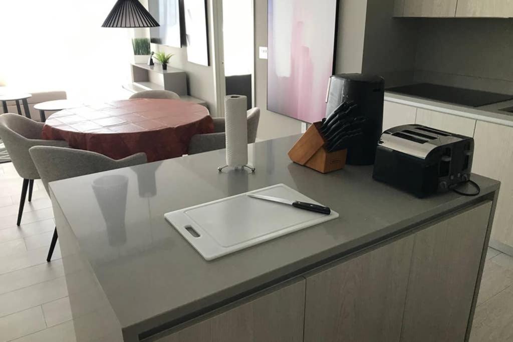 Apartment Luxury Condo-hbh