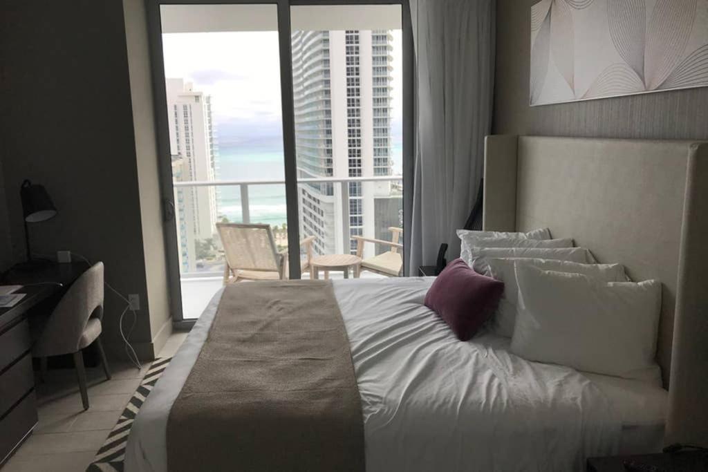 Luxury Condo-hbh *