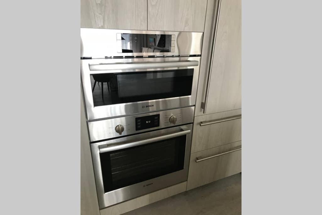 Luxury Condo-hbh * Hollywood