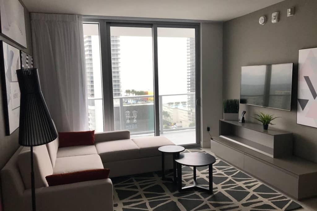 Luxury Condo-hbh Apartment