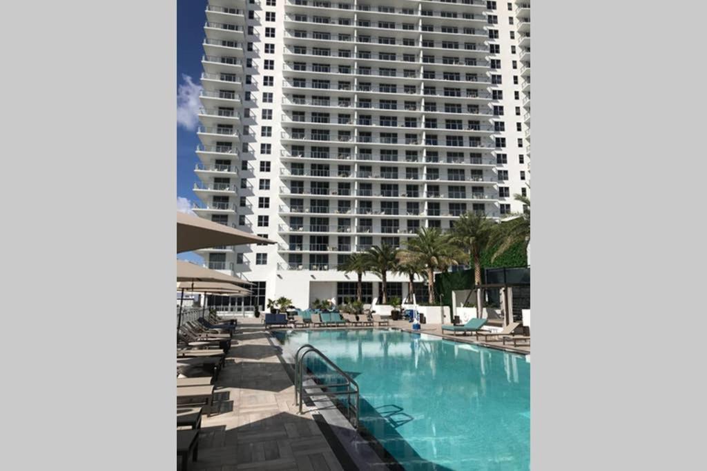 Apartment Luxury Condo-hbh