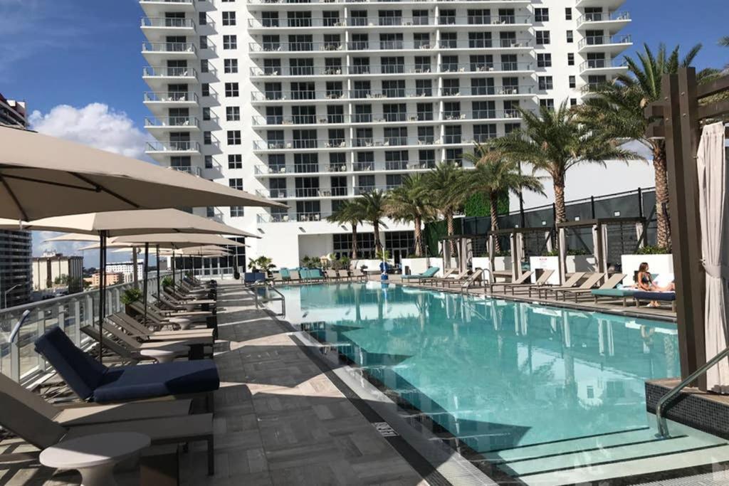 Apartment Luxury Condo-hbh