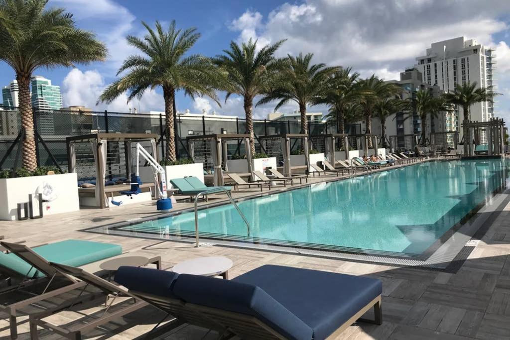 Luxury Condo-hbh * Hollywood
