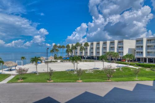 252-wifi Waterfront, Amazing View From Balcony-close To Bucs Stadium Apartment *