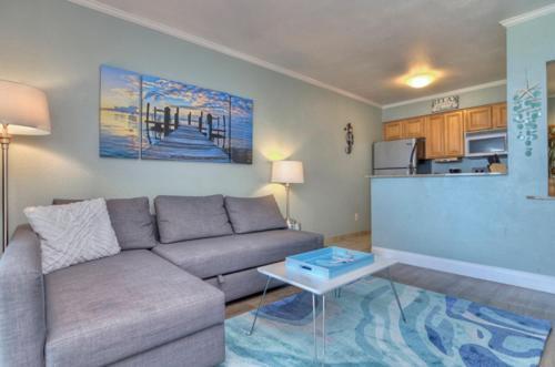 252-wifi Waterfront, Amazing View From Balcony-close To Bucs Stadium Apartment