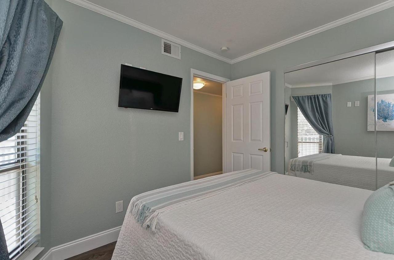 252-wifi Waterfront, Amazing View From Balcony-close To Bucs Stadium Apartment *