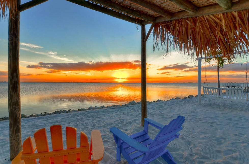 Apartment 252-wifi Waterfront, Amazing View From Balcony-close To Bucs Stadium Tampa