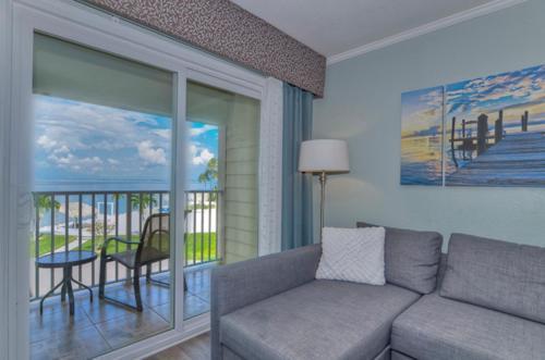 Apartment 252-wifi Waterfront, Amazing View From Balcony-close To Bucs Stadium Tampa