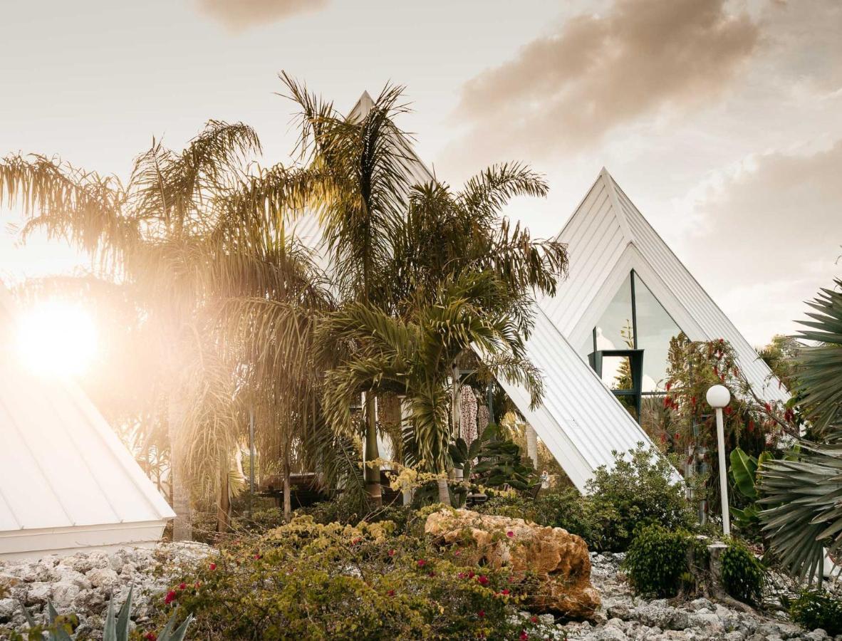 Pyramids In Florida Inn