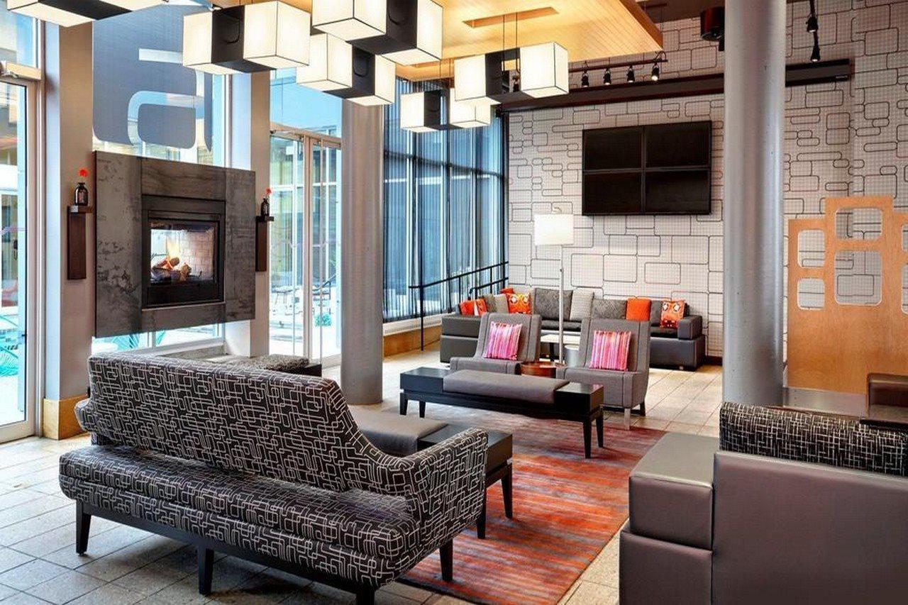 Aloft Hotel 3*