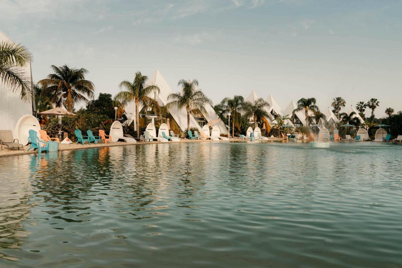 Pyramids In Florida Inn