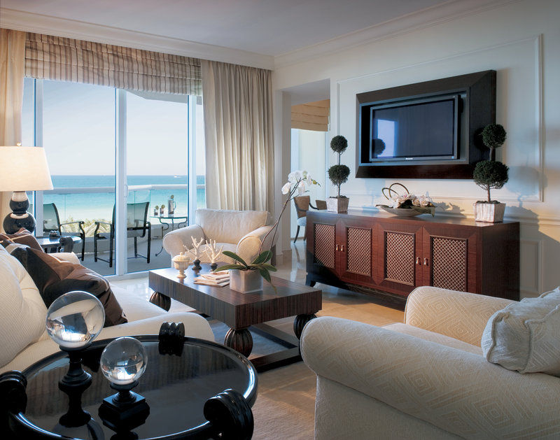 Resort Acqualina And Residences
