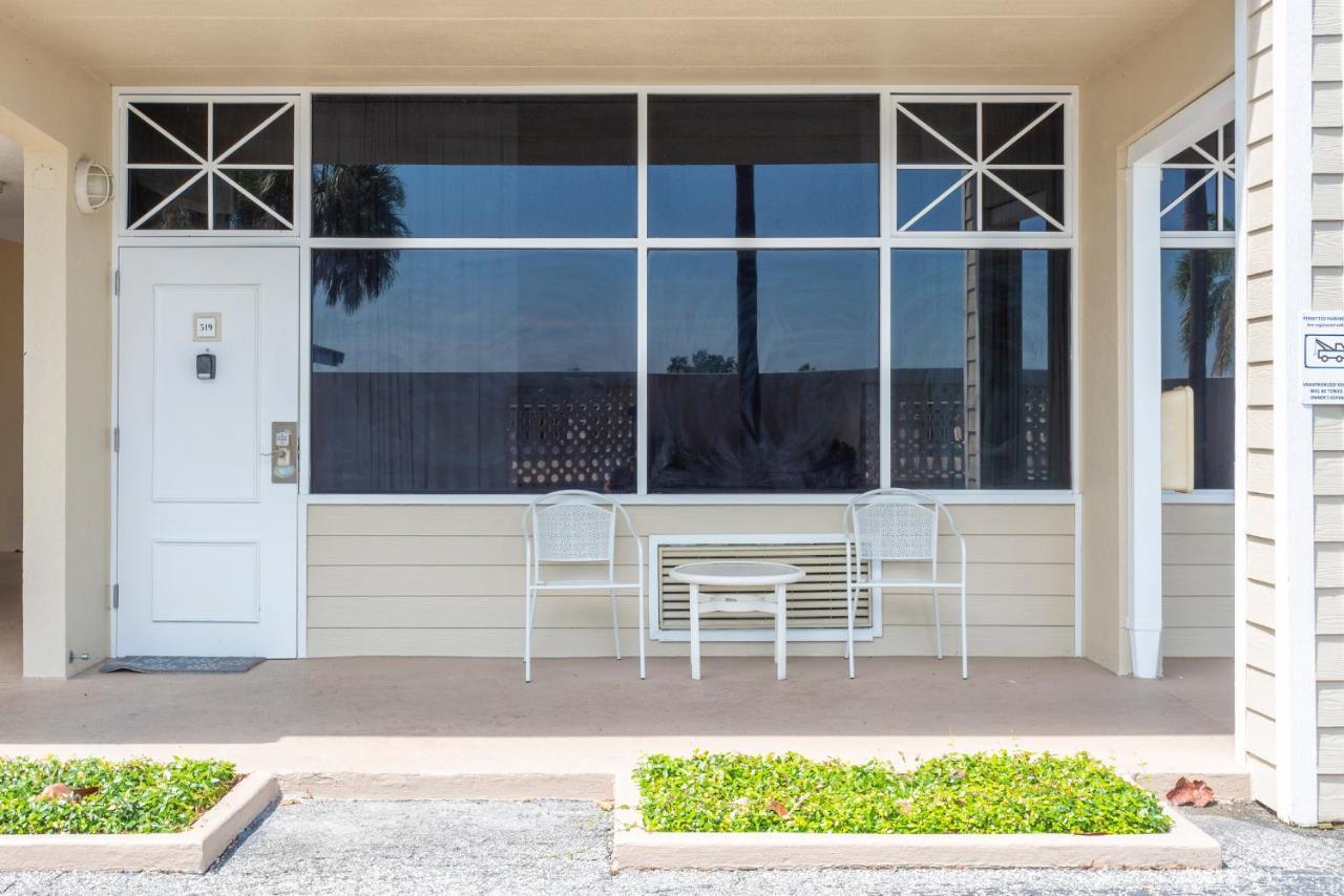 Tampa Bay, Step Away, Wifi, Free Parking,pools, Jacuzzi Ruskin
