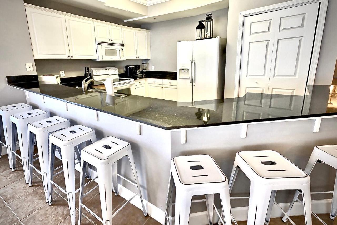 Happy Ours 2200 Sq Ft Corner Beachfront Sleeps 12 Apartment *