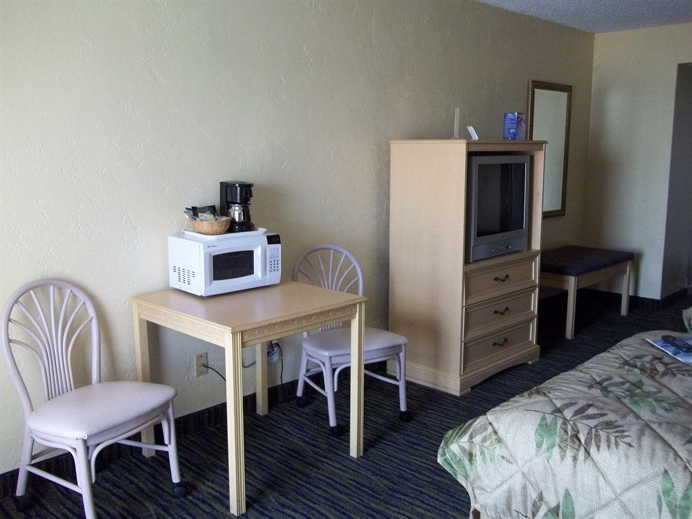Express & Oceanfront Daytona Shores By Ihg Resort