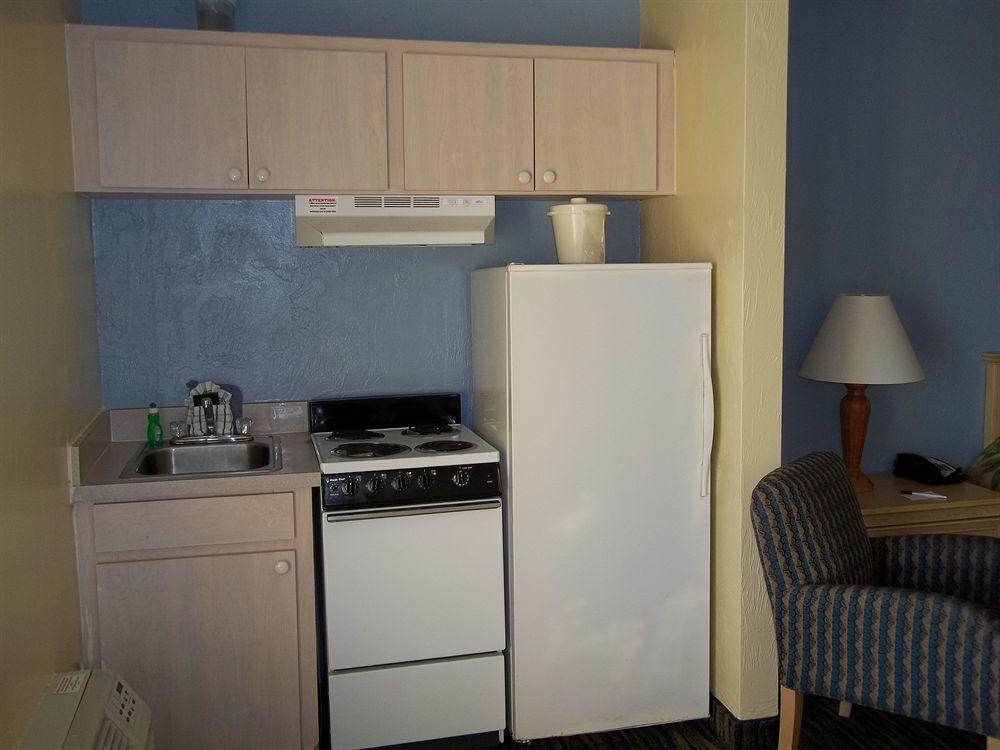 Express & Oceanfront Daytona Shores By Ihg 3*