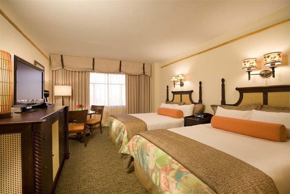 Universal's Loews Royal Pacific 4*