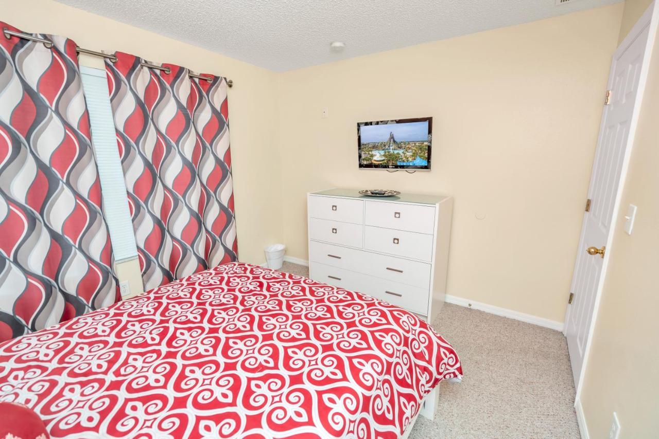 Dream With Hot Tub, Pool, Xbox, Games Room, Lakeview, 10 Min To Disney, Clubhouse * Kissimmee