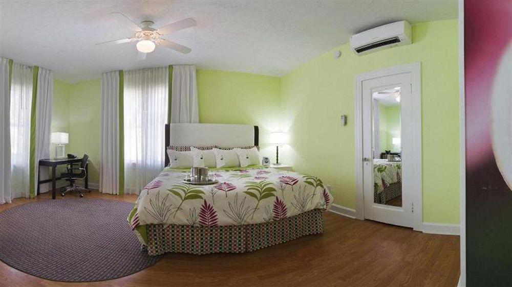 Indigo Downtown 3*