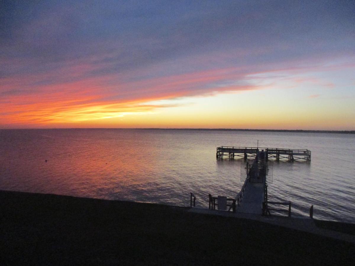 Romantic For 2-sunset Harbor Palms 1-205, Pool, Fishing Pier Apartment *