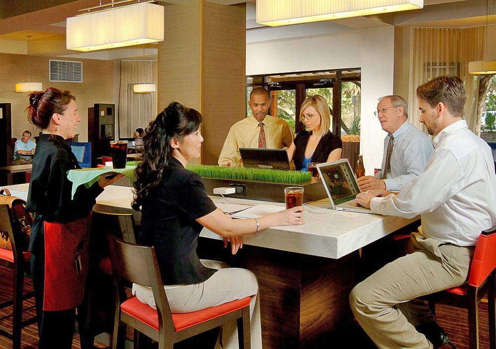 Courtyard By Marriott Cocoa Cape Canaveral Hotel 3*