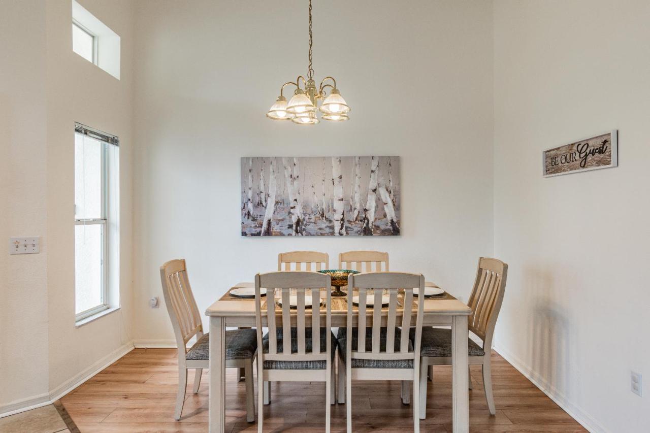 Spacious With Private Pool - No Carpet - Area * Kissimmee