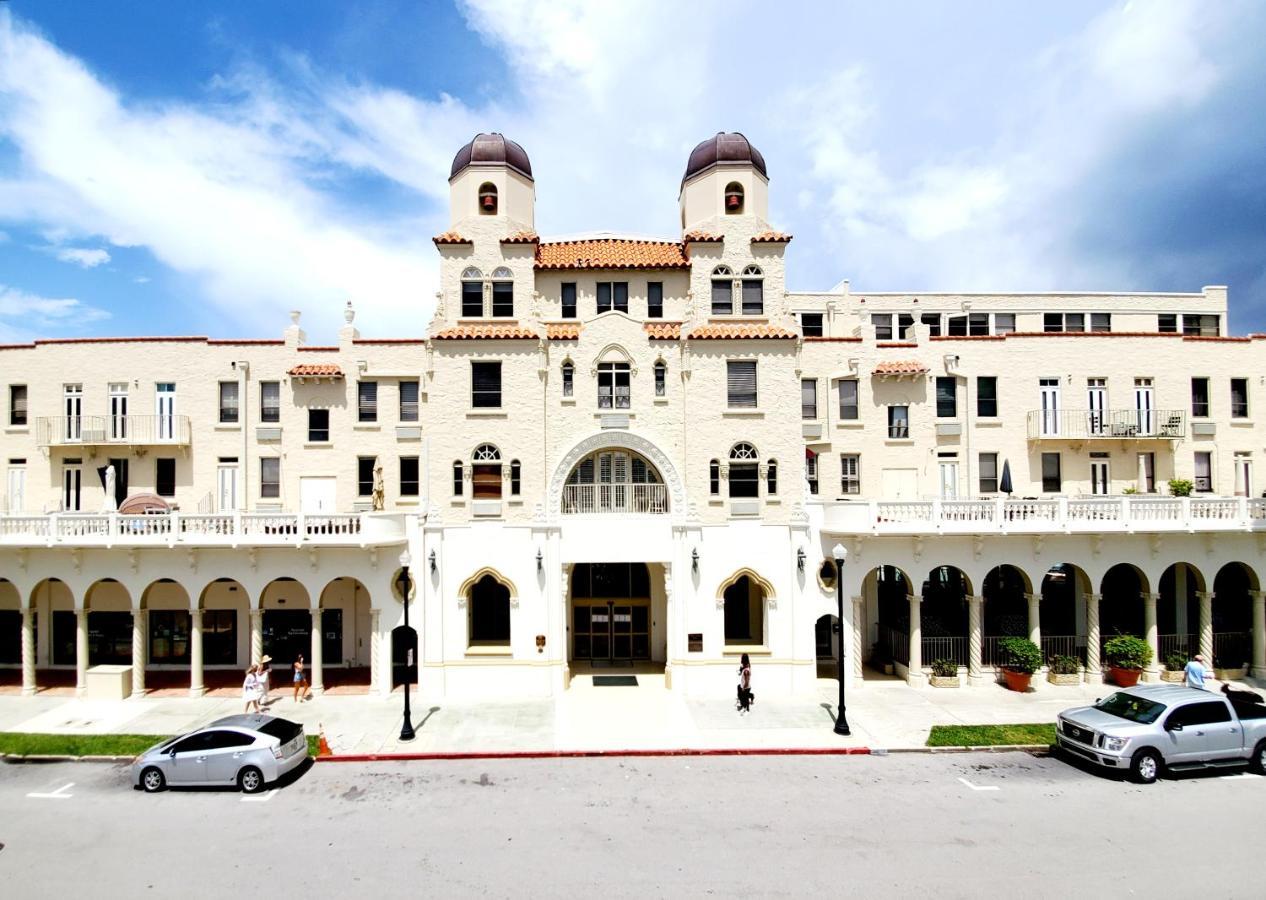 Cozy In The Heart Of The Palm Island - Free Valet Service Apartment Palm Beach