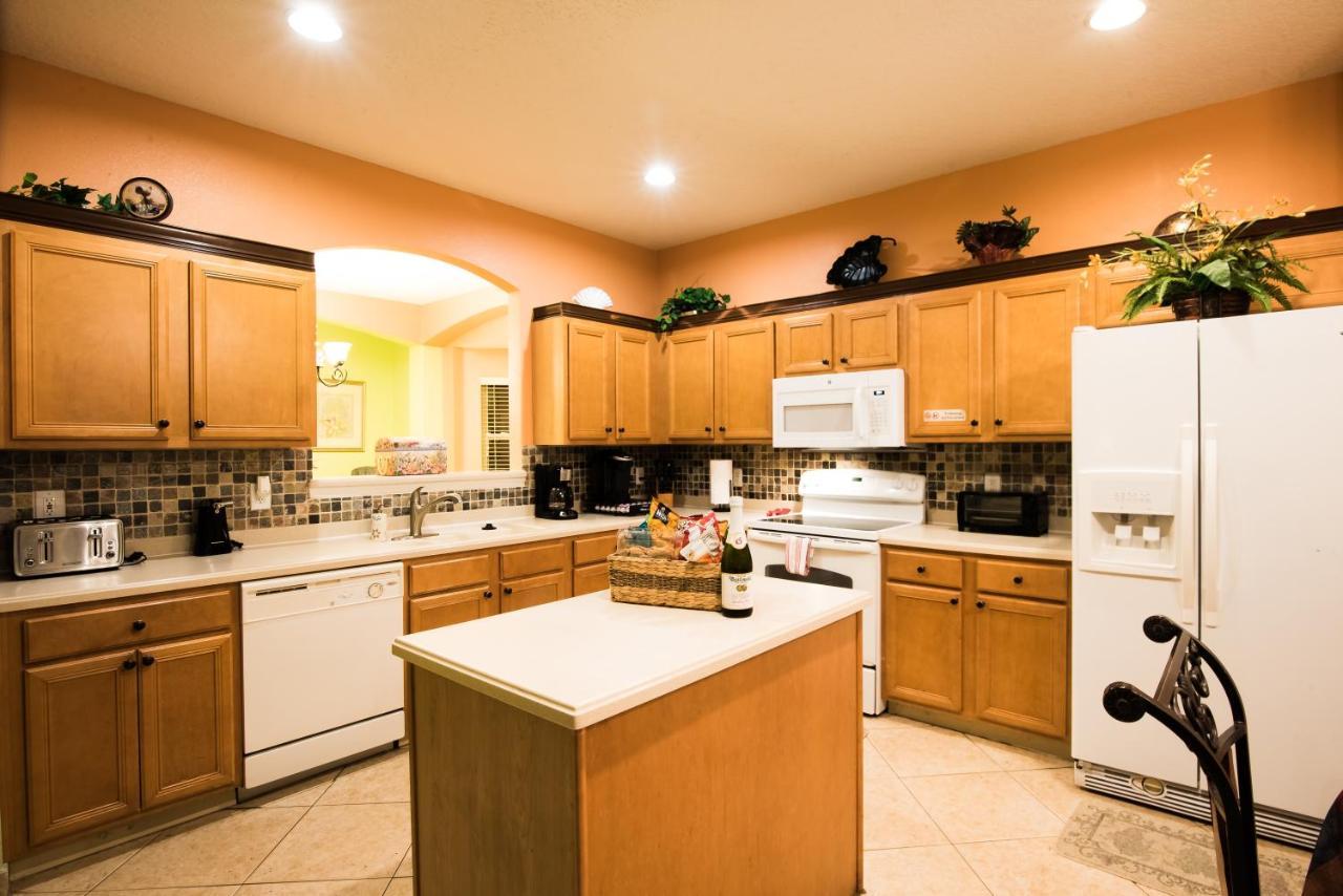 Group Friendly 8br With Private Pool 5 Miles To *