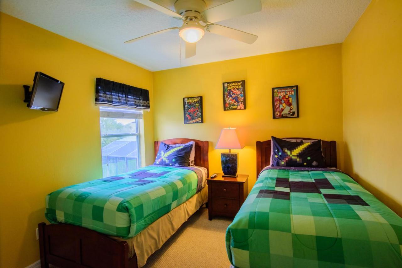 Group Friendly 8br With Private Pool 5 Miles To