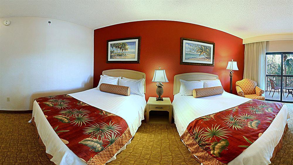 Courtyard By Marriott Lauderdale Hotel