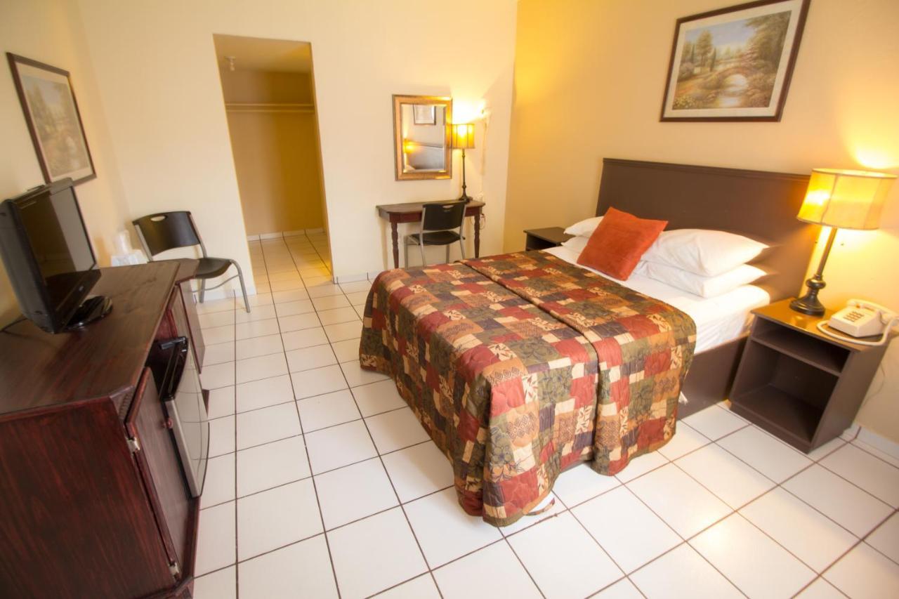 Parkway Miami Springs