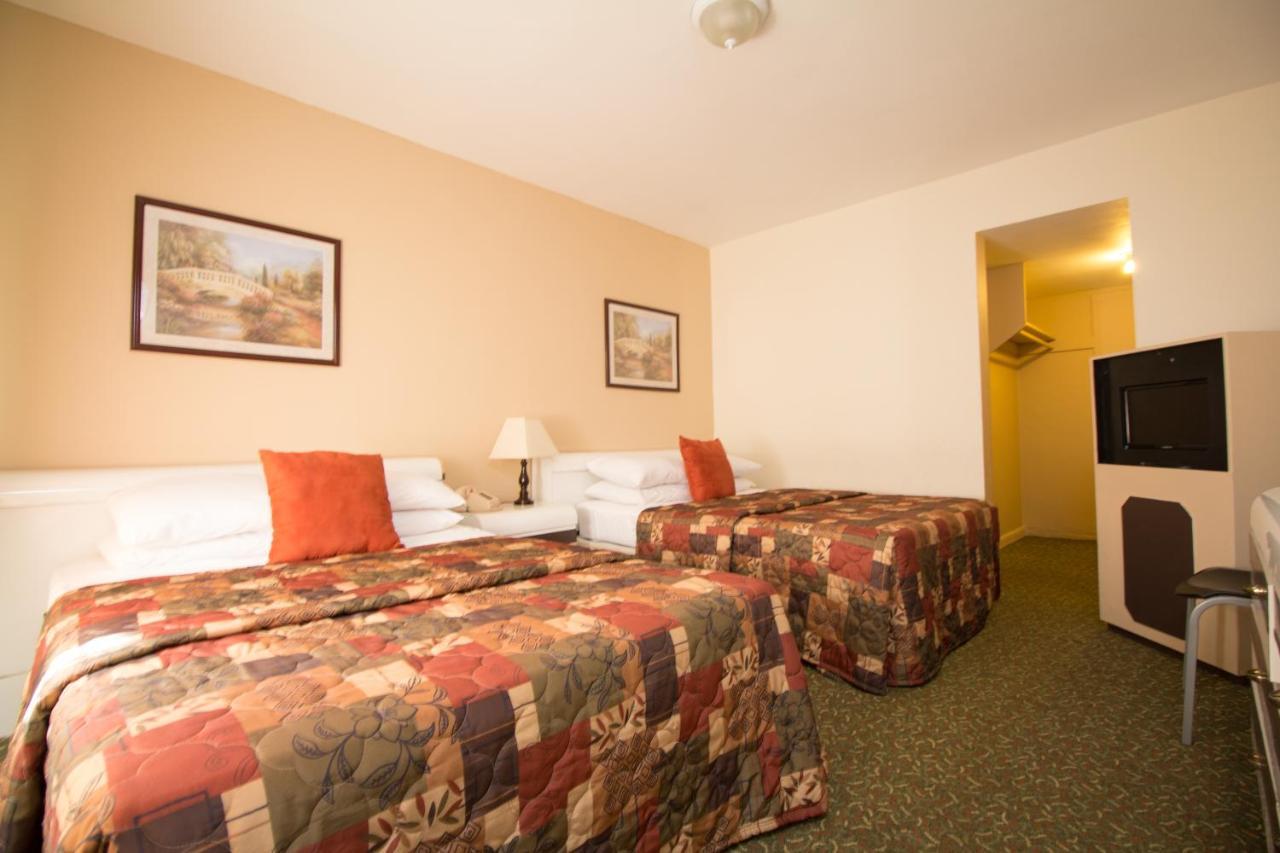 Hotel Parkway