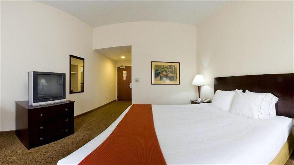 Hotel Express & By Ihg 2*