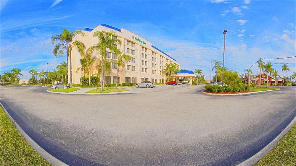 Hotel By Ihg 3*