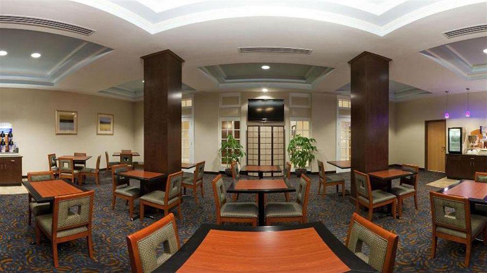 Hotel Express Wales North-winter Haven By Ihg