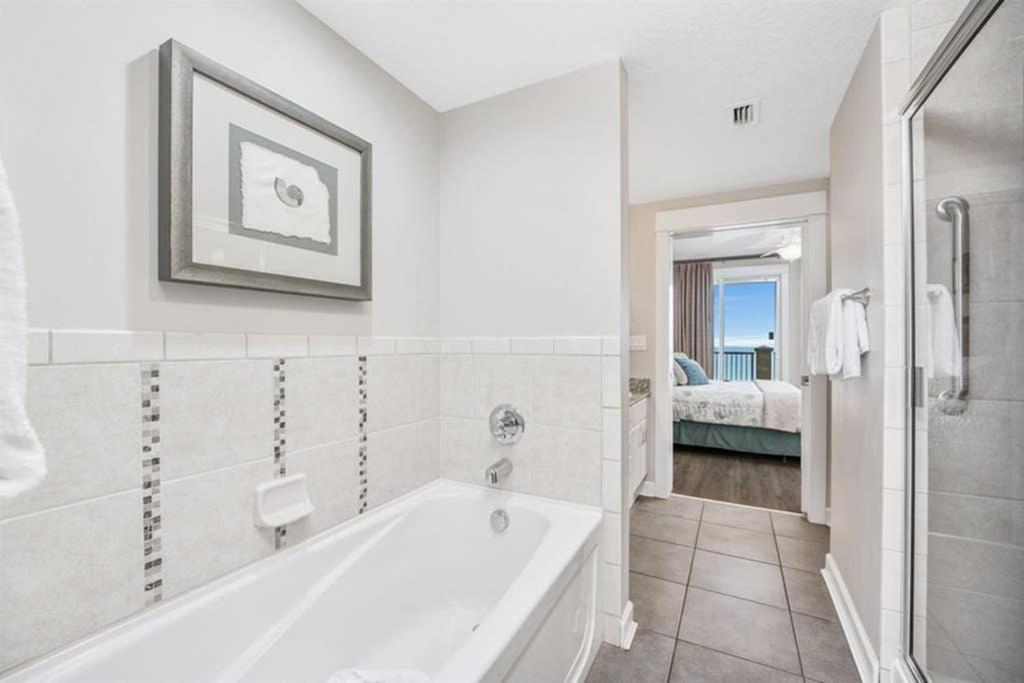 Grand Panaama With Ocean View Apartment