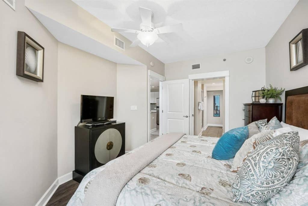 Grand Panaama With Ocean View Apartment