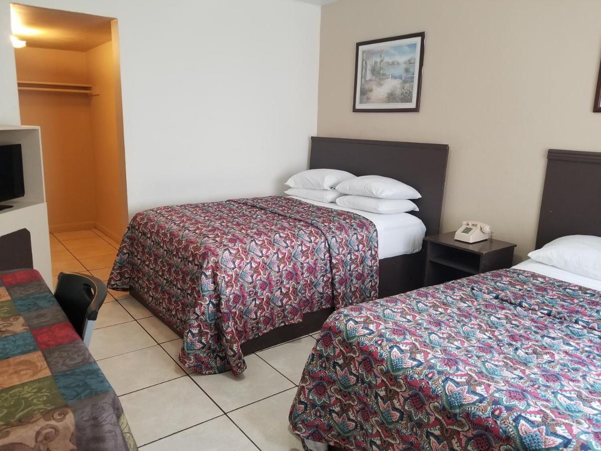 Hotel Parkway