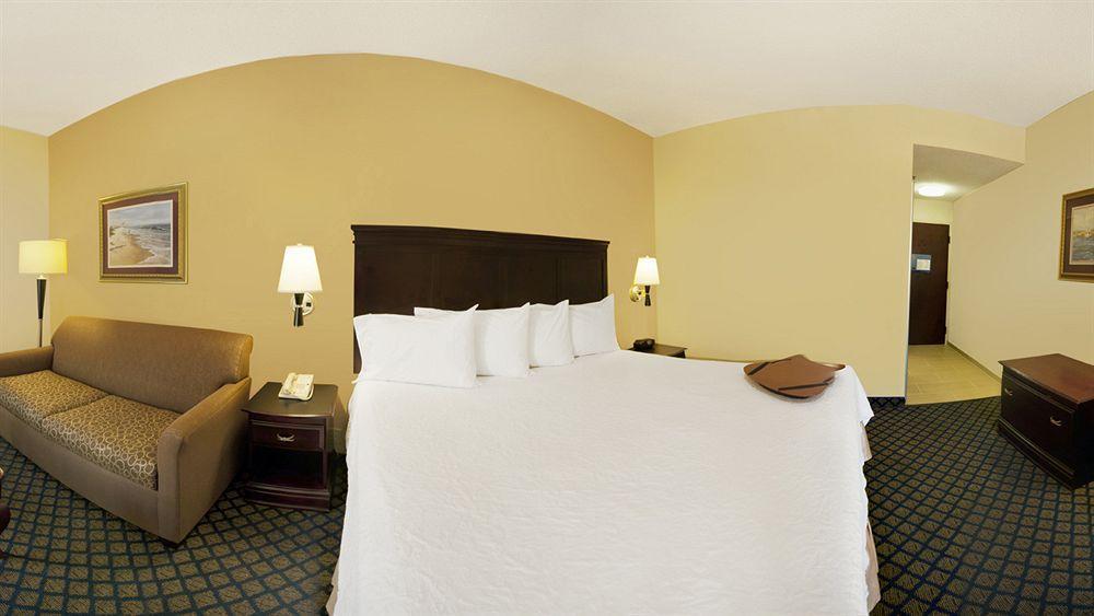 Hampton Juno Hotel
