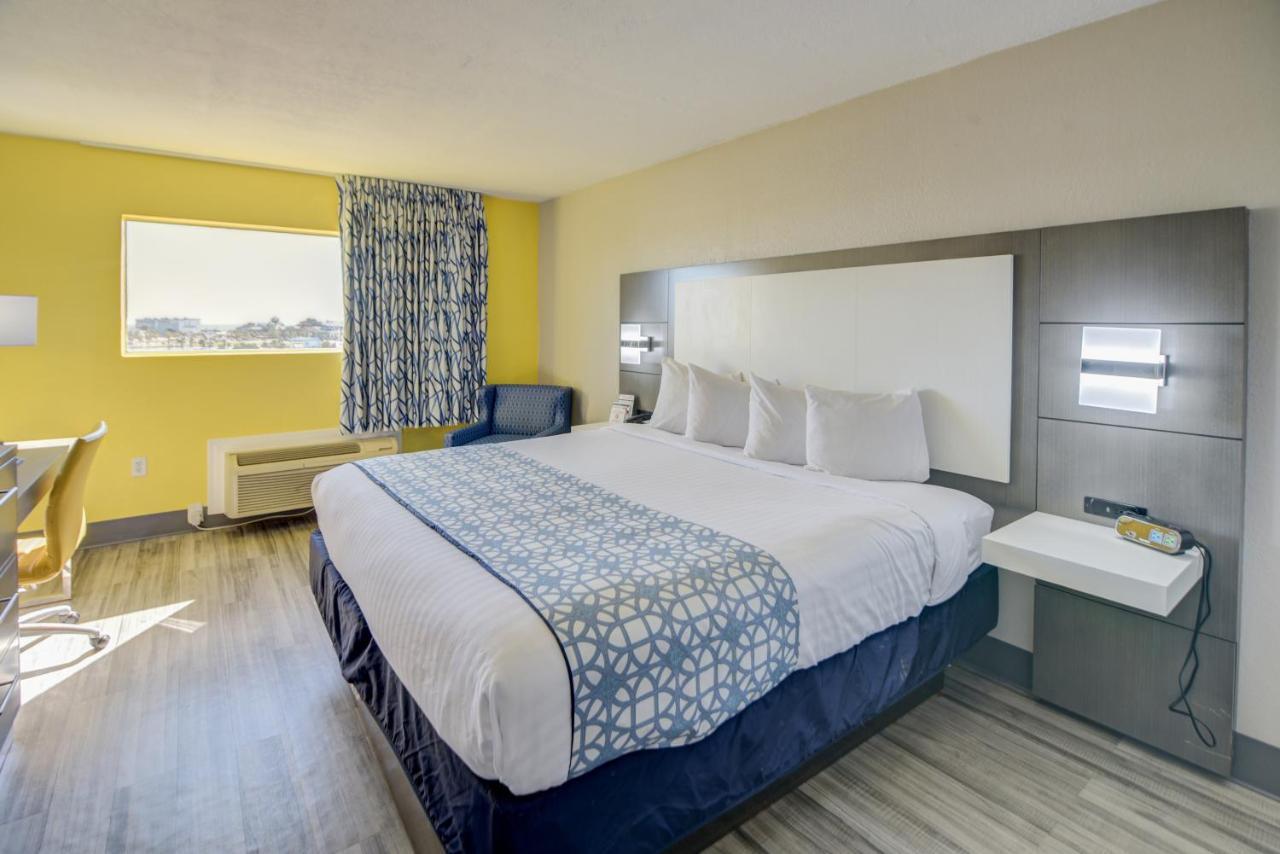 Hotel Emerald Coast & 3*