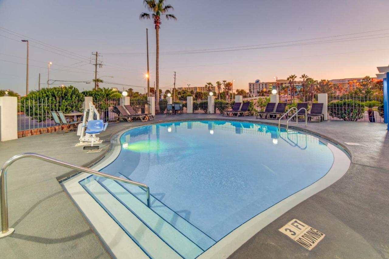 Hotel Emerald Coast & 3*