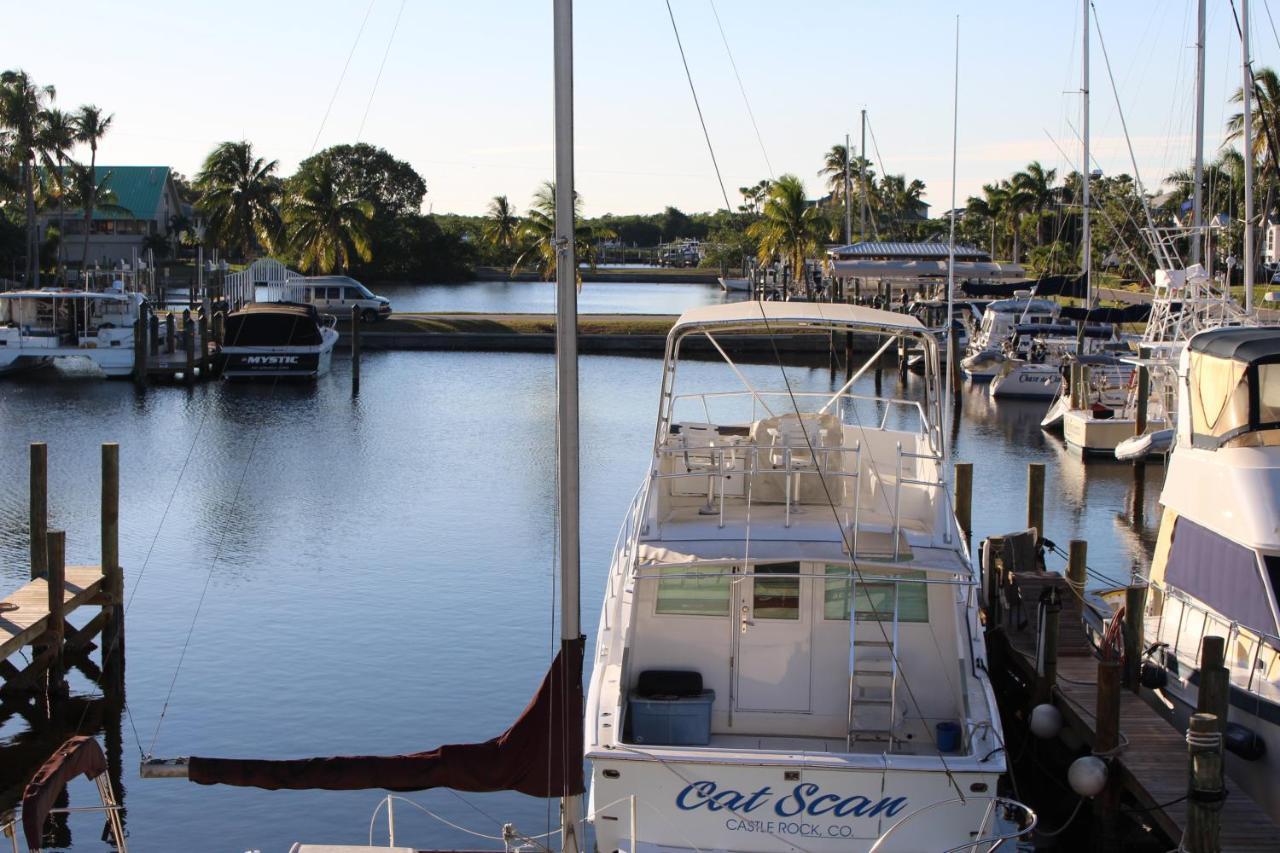 Latitude 26 Waterfront Boutique - Myers Fort Myers Beach
